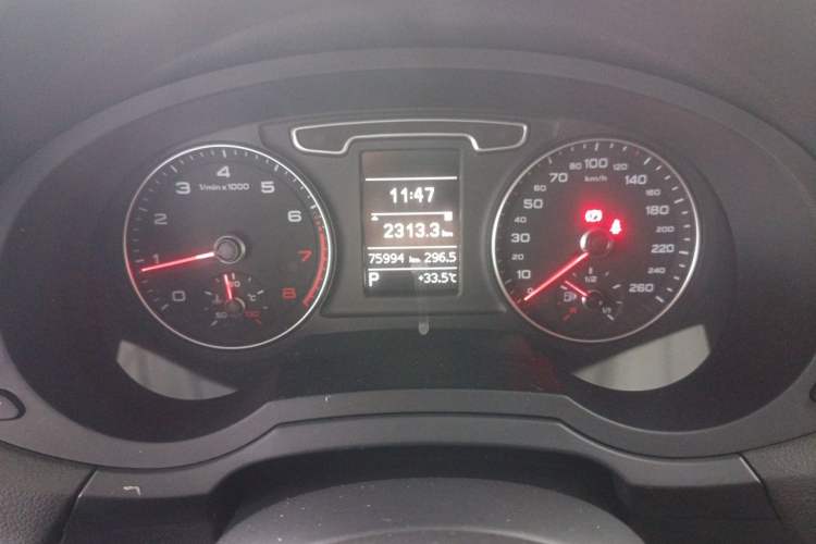 Used Audi Q3 2015 35 TFSI Ambition Edition Instrument Cluster