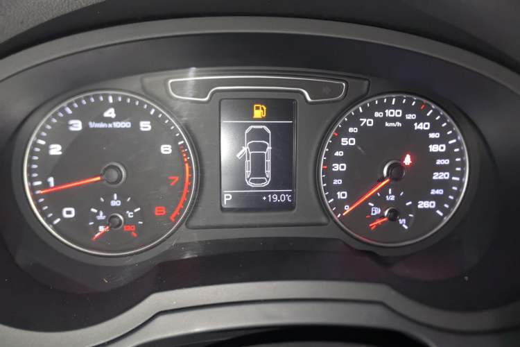 Used Audi Q3 2015 35 TFSI Comfort Model Instrument Cluster