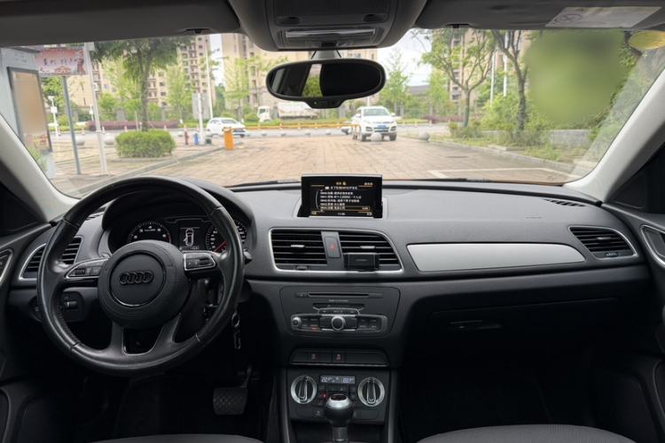Used Audi Q3 2015 30 TFSI Ambition Edition Interior 1