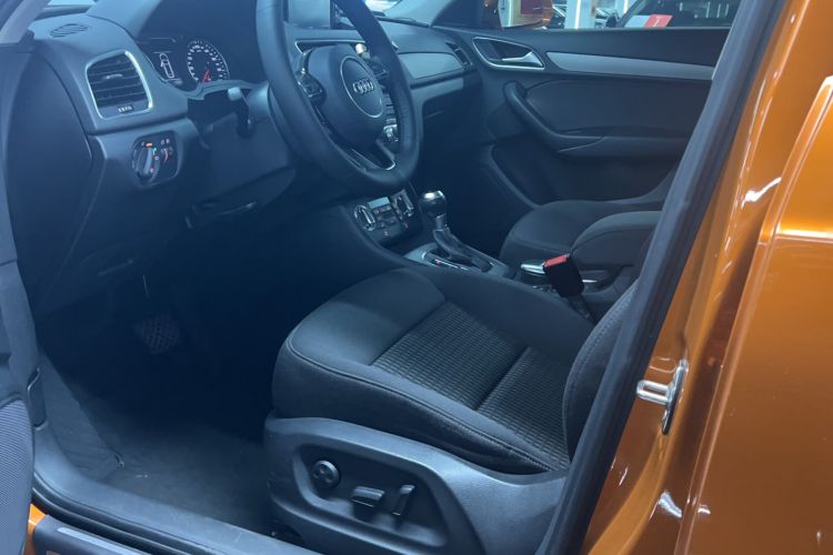 Used Audi Q3 2015 30 TFSI Ambition Edition Interior 1