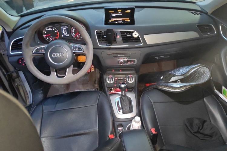 Used Audi Q3 2015 30 TFSI Ambition Edition Interior 2