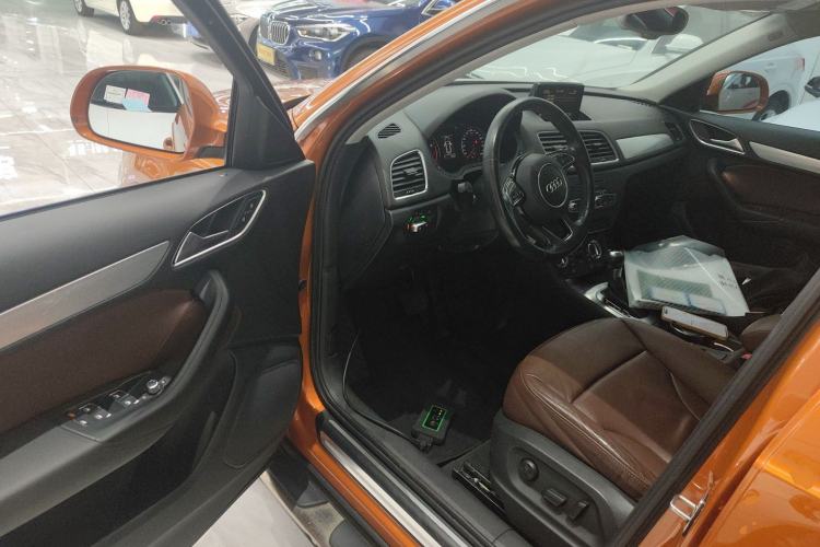 Used Audi Q3 2015 35 TFSI Comfort Model Interior 3