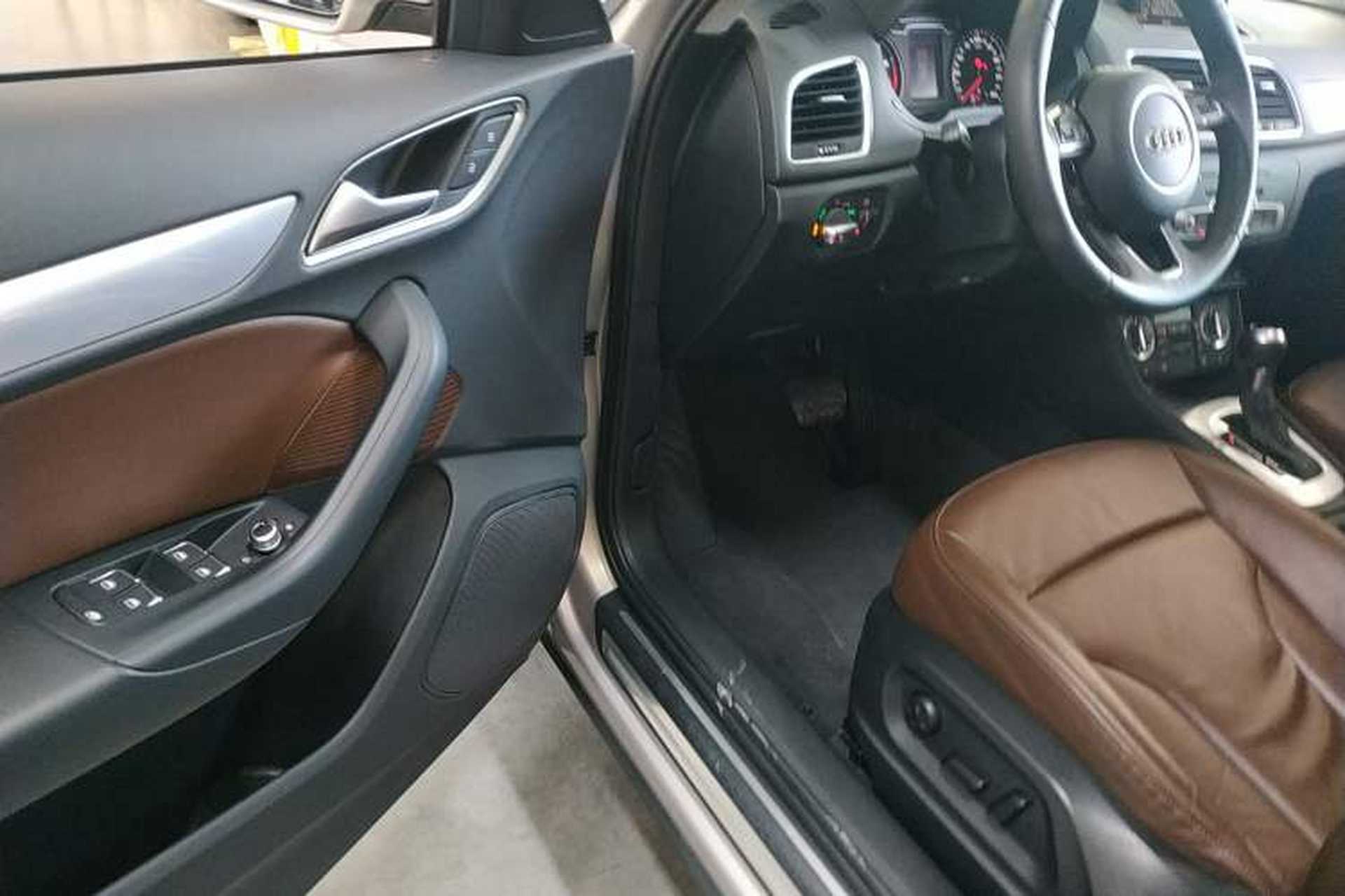 Used Audi Q3 2015 35 TFSI quattro Technology Edition Interior 3
