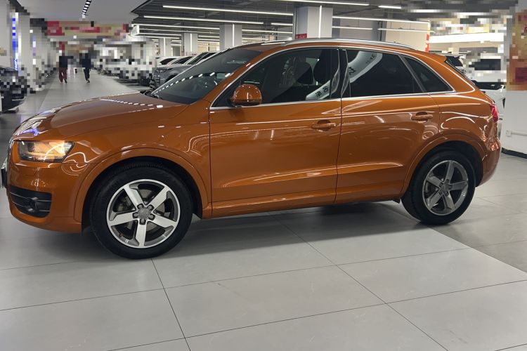 Used Audi Q3 2015 30 TFSI Ambition Edition Interior 4
