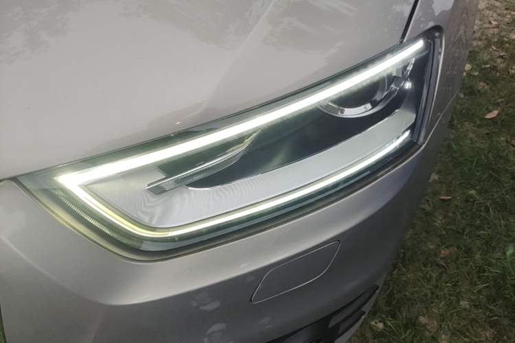 Used Audi Q3 2015 35 TFSI Comfort Model Left Front Headlight