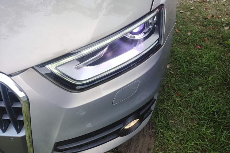 Used Audi Q3 2015 35 TFSI Comfort Model Left Front Headlight