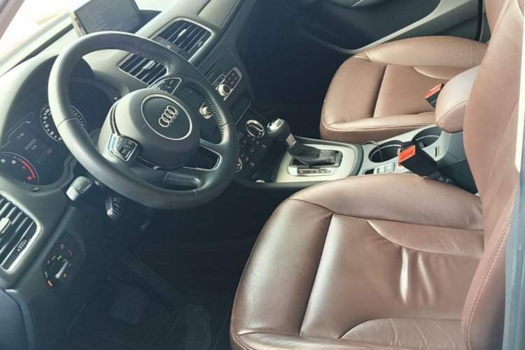 Used Audi Q3 2015 35 TFSI Ambition Edition Left Front Seat
