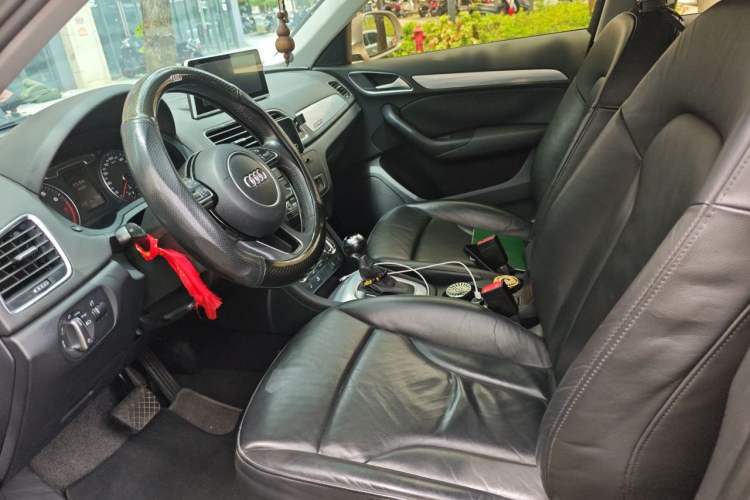 Used Audi Q3 2015 35 TFSI quattro Comfort model Left Front Seat