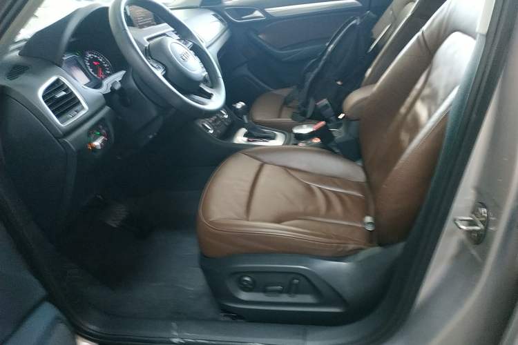 Used Audi Q3 2015 35 TFSI quattro Technology Edition Left Front Seat