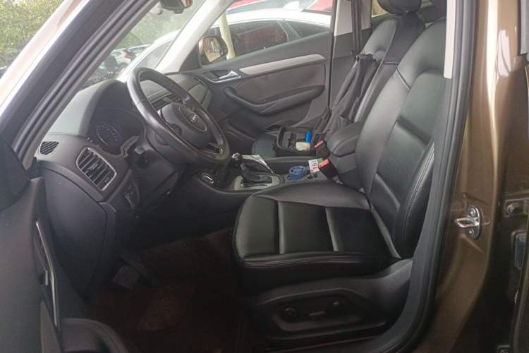 Used Audi Q3 2015 35 TFSI Ambition Edition Left Front Seat