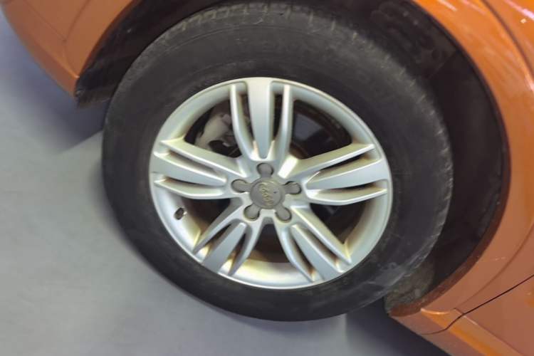 Used Audi Q3 2015 35 TFSI quattro Technology Edition Left Front Wheel Hub