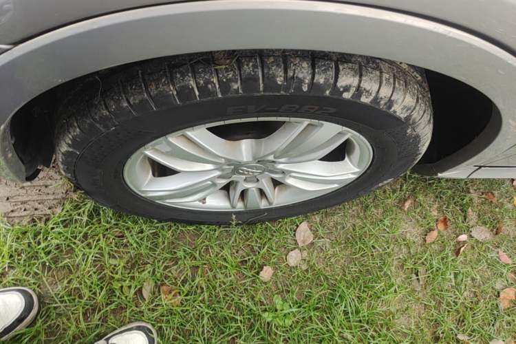 Used Audi Q3 2015 35 TFSI Comfort Model Left Front Wheel Hub