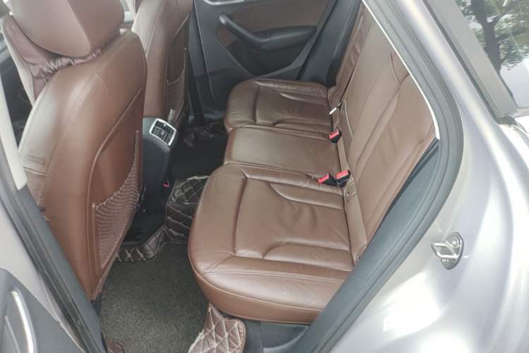 Used Audi Q3 2015 35 TFSI Comfort Model Left Rear Seat