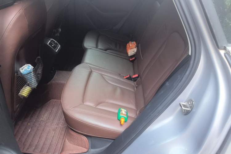 Used Audi Q3 2015 35 TFSI quattro Comfort model Left Rear Seat