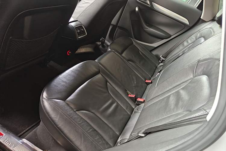 Used Audi Q3 2015 35 TFSI quattro Technology Edition Left Rear Seat