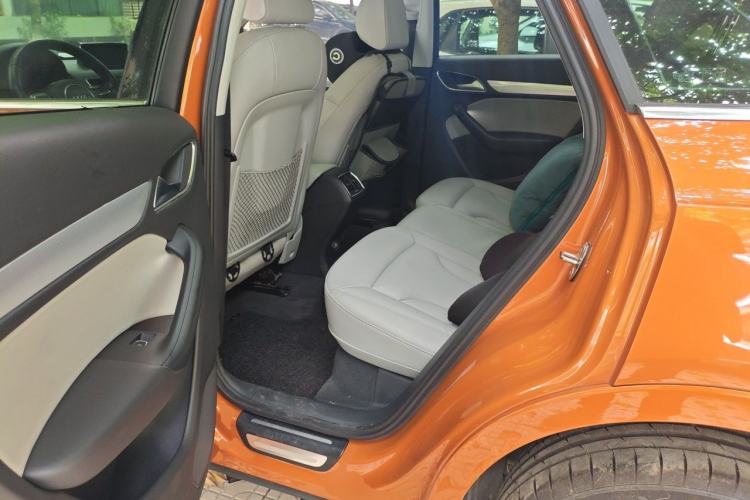 Used Audi Q3 2015 35 TFSI Comfort Model Left Rear Seat