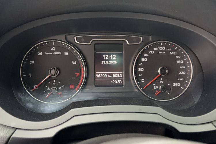 Used Audi Q3 2015 30 TFSI Ambition Edition Odometer Close Up