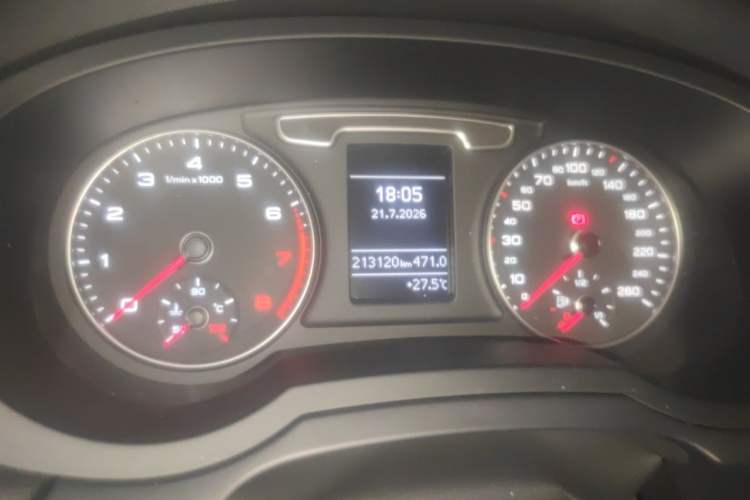 Used Audi Q3 2015 30 TFSI Comfort Model Odometer Close Up