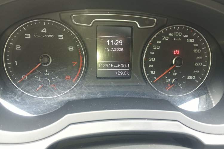 Used Audi Q3 2015 35 TFSI Comfort Model Odometer Close Up