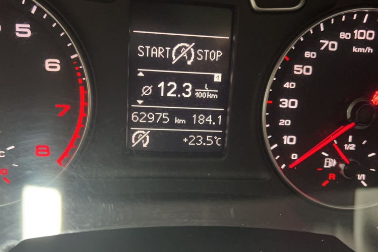 Used Audi Q3 2015 30 TFSI Ambition Edition Odometer Close Up