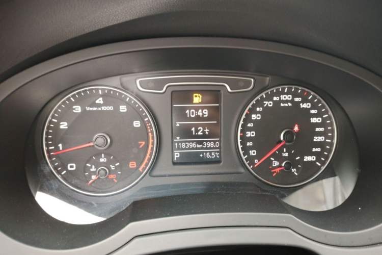 Used Audi Q3 2015 35 TFSI Millionth Anniversary Intelligent Edition Odometer Close Up