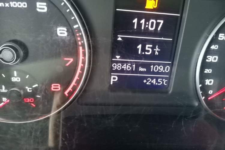 Used Audi Q3 2015 35 TFSI Millionth Anniversary Intelligent Edition Odometer Close Up