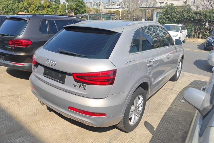 Used Audi Q3 2015 30 TFSI Comfort Model Rear Right 45 Deg