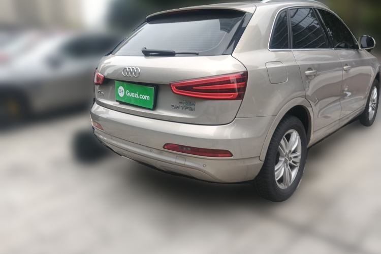 Used Audi Q3 2015 35 TFSI Comfort Model Rear Right 45 Deg