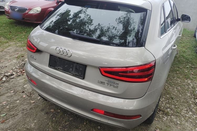 Used Audi Q3 2015 35 TFSI Comfort Model Rear Right 45 Deg
