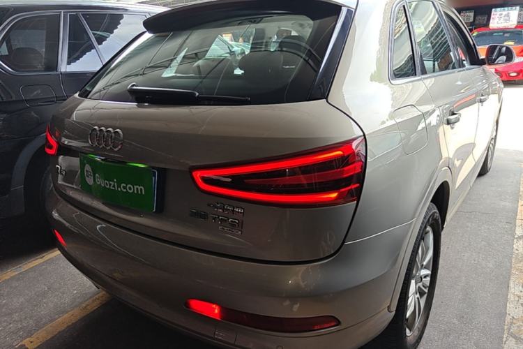 Used Audi Q3 2015 35 TFSI quattro Technology Edition Rear Right 45 Deg