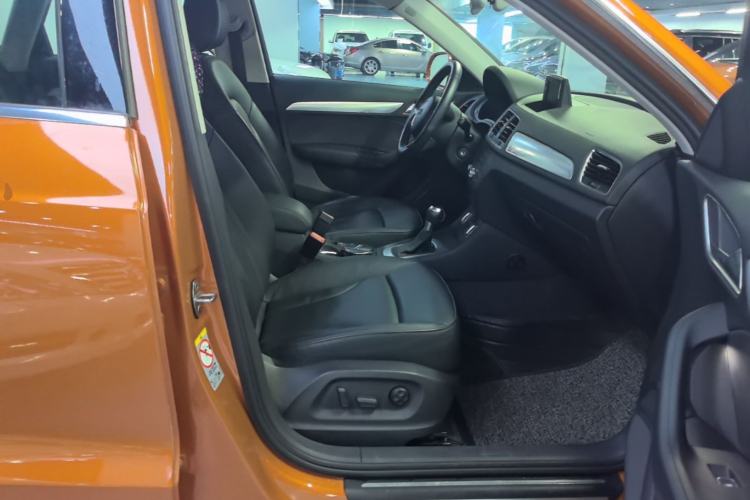 Used Audi Q3 2015 35 TFSI quattro Technology Edition Right Front Seat