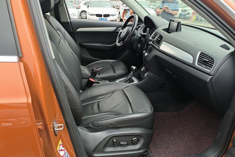 Used Audi Q3 2015 35 TFSI quattro Technology Edition Right Front Seat