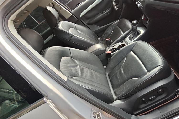 Used Audi Q3 2015 35 TFSI quattro Technology Edition Right Front Seat