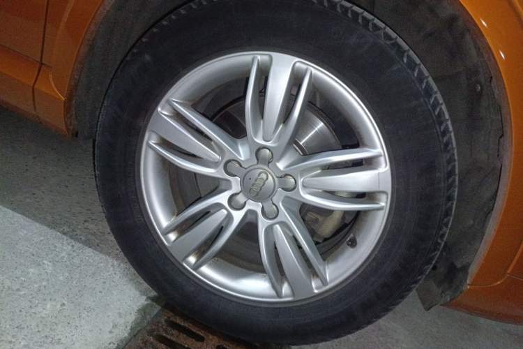 Used Audi Q3 2015 35 TFSI Comfort Model Right Front Wheel Hub
