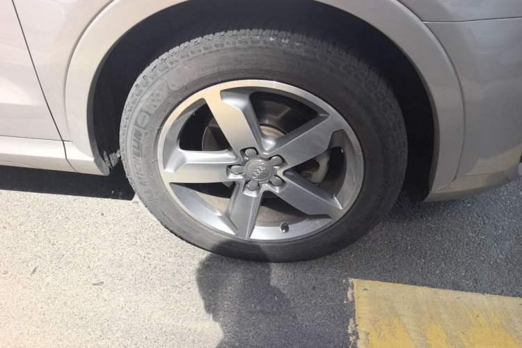 Used Audi Q3 2015 35 TFSI quattro Luxury Edition Right Front Wheel Hub