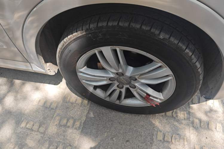 Used Audi Q3 2015 30 TFSI Comfort Model Right Front Wheel Hub