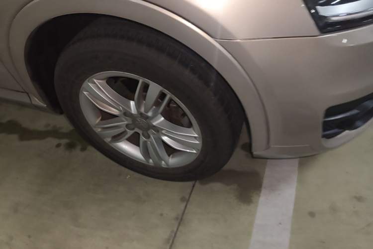 Used Audi Q3 2015 30 TFSI Comfort Model Right Front Wheel Hub