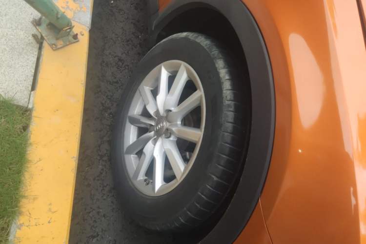 Used Audi Q3 2015 30 TFSI Ambition Edition Right Front Wheel Hub