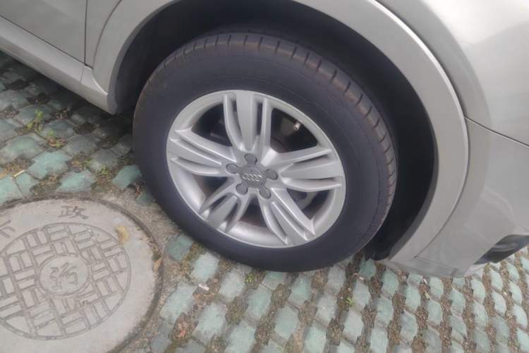 Used Audi Q3 2015 35 TFSI Millionth Anniversary Comfort Model Right Front Wheel Hub
