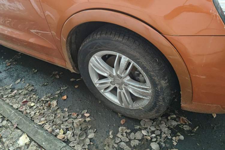 Used Audi Q3 2015 30 TFSI Comfort Model Right Front Wheel Hub