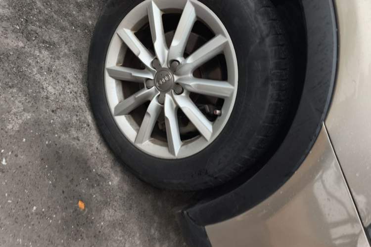 Used Audi Q3 2015 35 TFSI Ambition Edition Right Front Wheel Hub