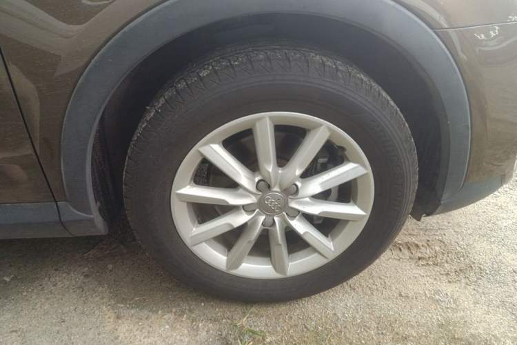 Used Audi Q3 2015 35 TFSI Ambition Edition Right Front Wheel Hub