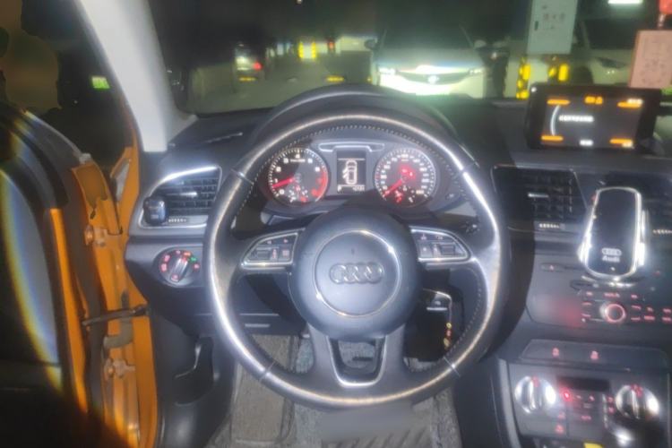 Used Audi Q3 2015 30 TFSI Comfort Model Steering Wheel