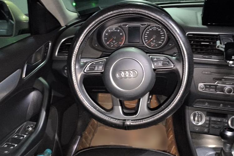 Used Audi Q3 2015 35 TFSI quattro Technology Edition Steering Wheel