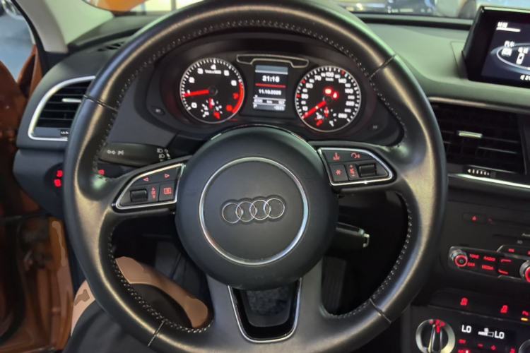 Used Audi Q3 2015 35 TFSI quattro Technology Edition Steering Wheel