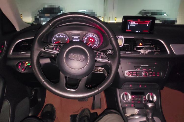 Used Audi Q3 2015 35 TFSI Comfort Model Steering Wheel