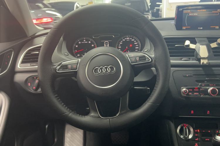 Used Audi Q3 2015 30 TFSI Ambition Edition Steering Wheel