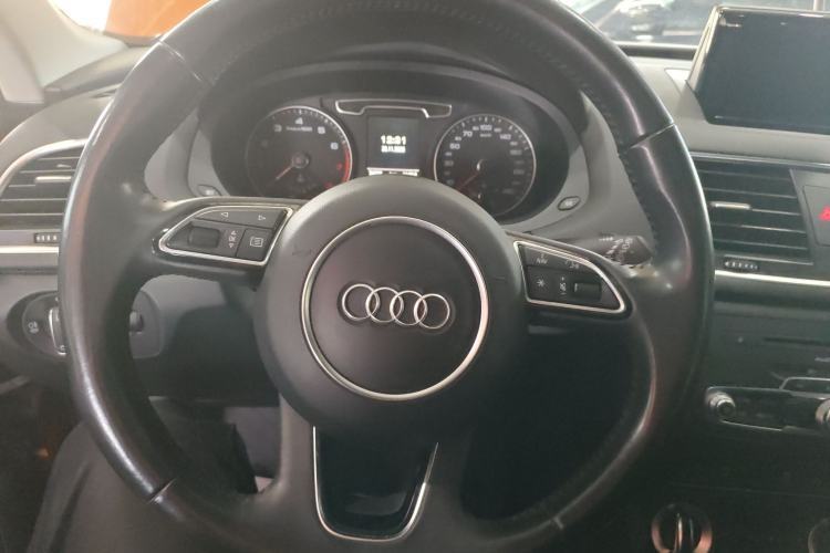 Used Audi Q3 2015 35 TFSI quattro Technology Edition Steering Wheel