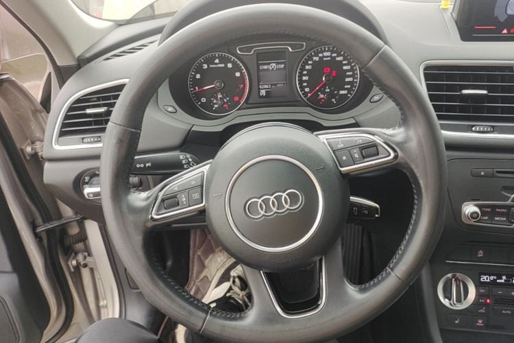 Used Audi Q3 2015 35 TFSI Comfort Model Steering Wheel