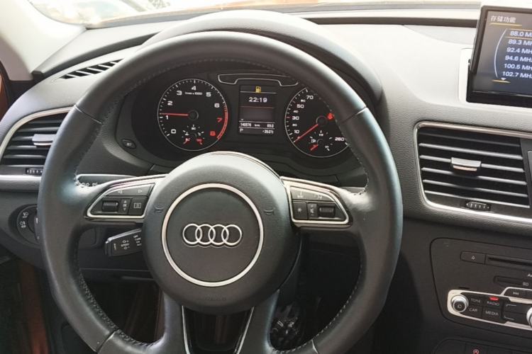 Used Audi Q3 2015 35 TFSI Ambition Edition Steering Wheel